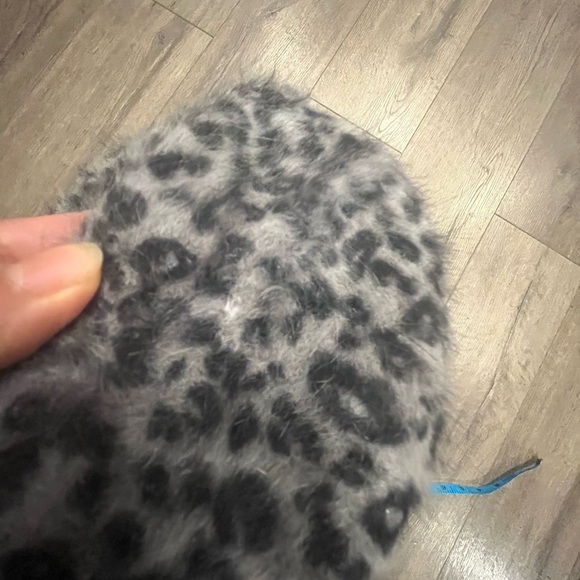 Alpaca Blend Leopard Print Soft Hat - Picture 9 of 10